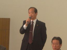あいさつする北島さだむ市議