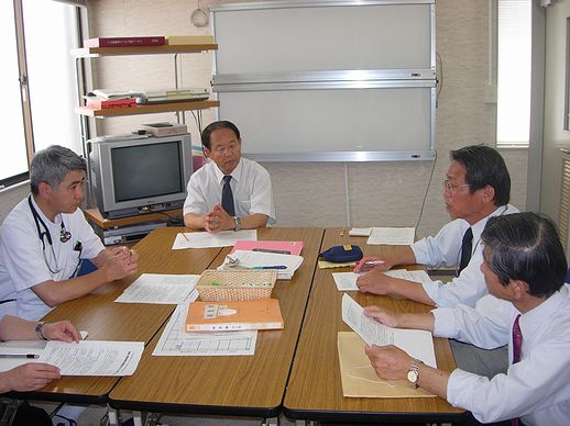 県内の病院の実態調査の資料もいただき有意義な懇談でした。